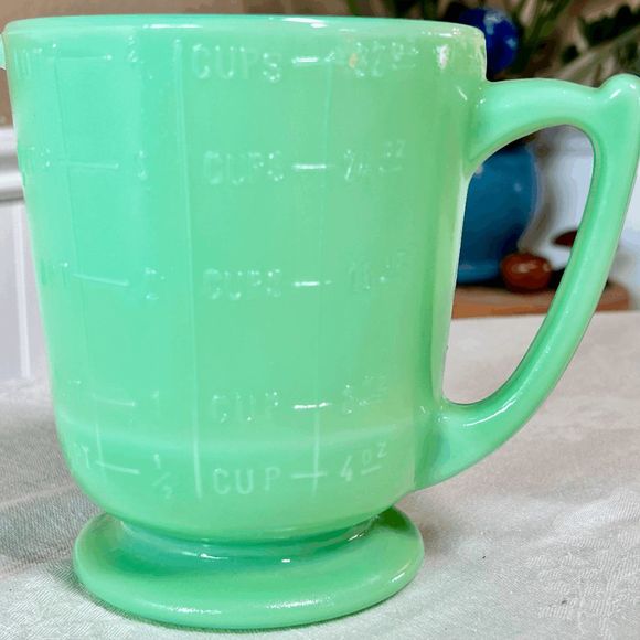 Jadeite Glass Large 4 Cup Measuring Cup Pitcher w/ Markers - Picture 2 of 6